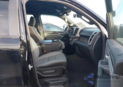 2022 Ram 1500 Big Horn 4X4 6'4 Box z USA, uszkodzony, nr VIN 1C6RRFBG0NN367475